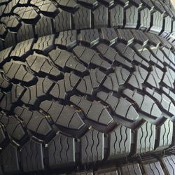 4 NEW 275-60R18" GENERAL all terrain