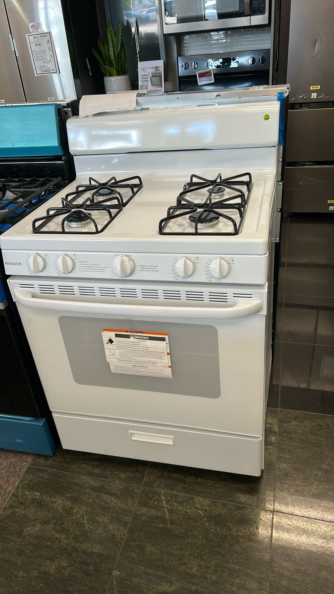 White Gas Range - Scratch/dent New