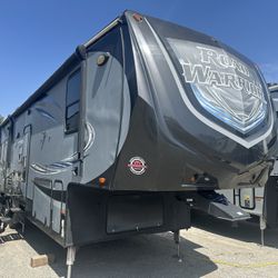 2016 Heartland Road Warrior Toy Hauler/ Rv/ Fifth Wheel / Travel Trailer 