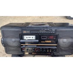 HITACHI CX-G700W  Karaoke boom box