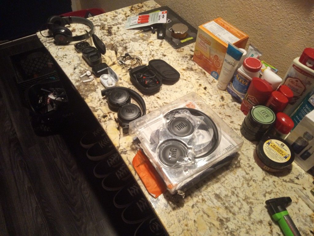 Headphones π§ Headphones