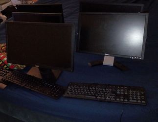 5 Moniters/3 keyboard/1 webcam/4 hard drives ( for parts only )
