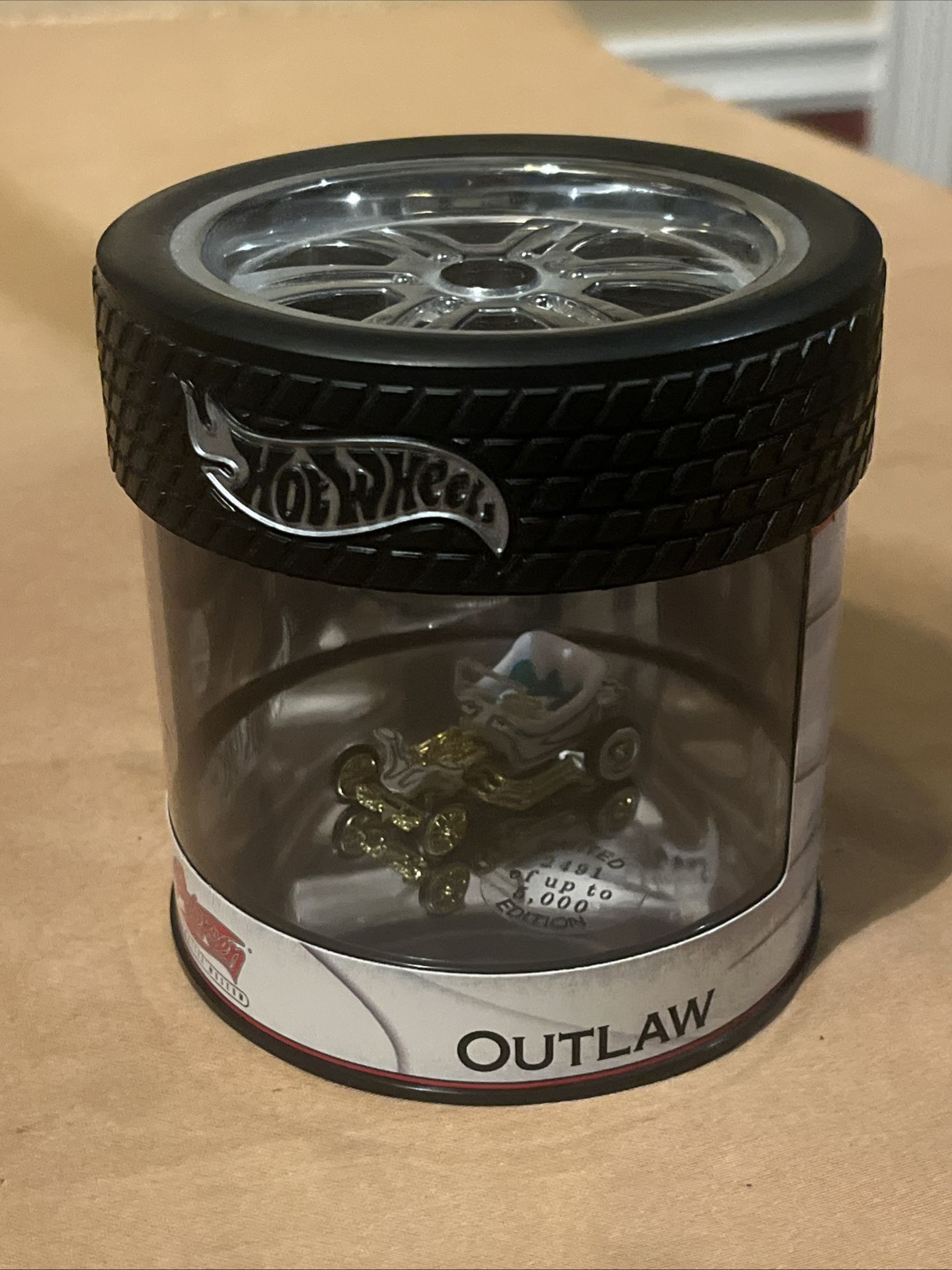 Hot Wheels Gold Outlaw Petersen Automotive Museum 2006 Limited 2491/5000 Ed.