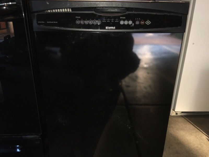 Kenmore dishwasher black model 665.13739k601