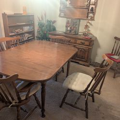 Dining room set with table, 6 chairs and buffet