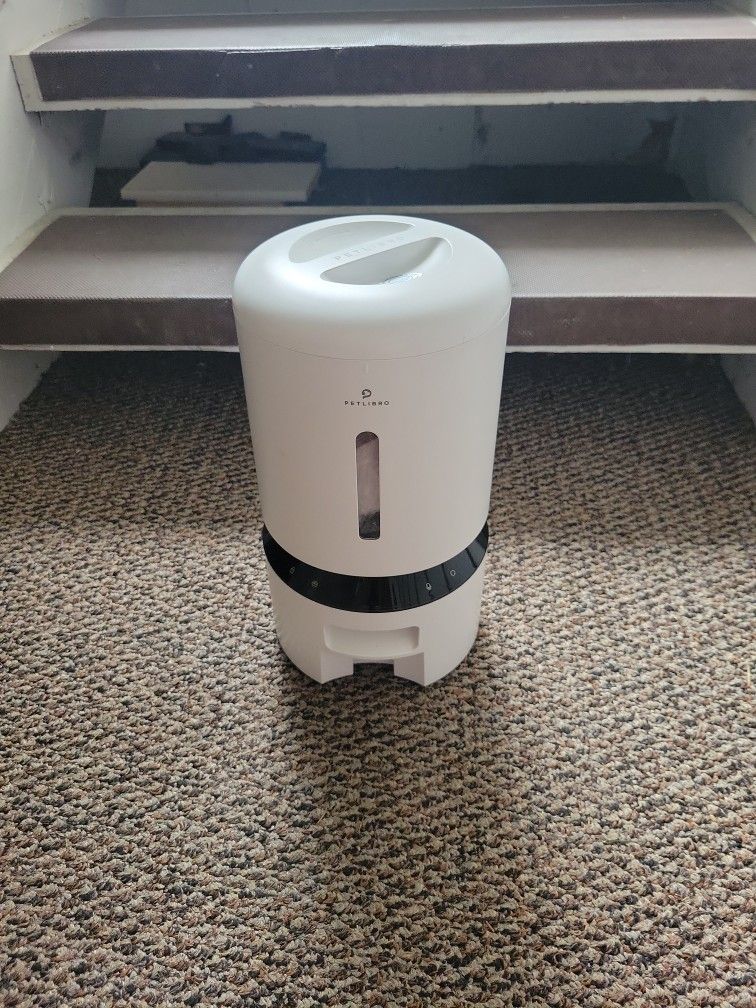 Automatic Pet Feeder