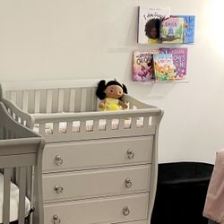  Changing Table Dresser