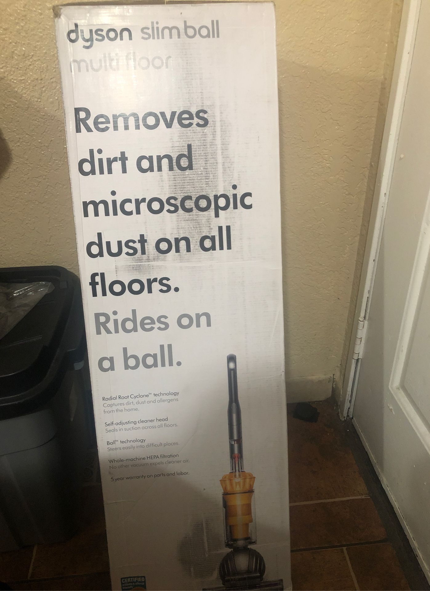 dyson slim ball multi floor vacuum cleaner !!!