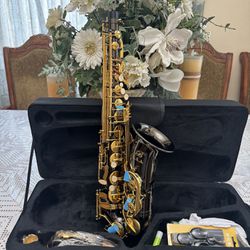 B USA Alto Saxophone 