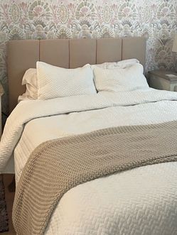 Queen bed platform bed with storage (mattress not included)