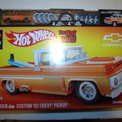 BRICK MATTEL HOT WHEEL CUSTOM 62 ChEVY PICK UP