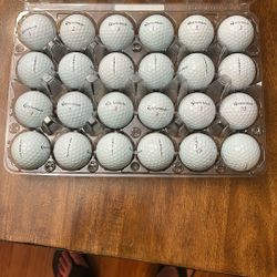 Taylor Made TP5x Golf Balls