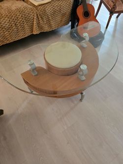 Coffee table. Like New. No damage at all. $80 OBO