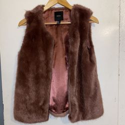 Forever 21 Mauve Faux Fur Vest (size Medium)