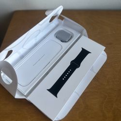 APPLE WATCH  11 – BRAND NEW  WITH SPORT BAND