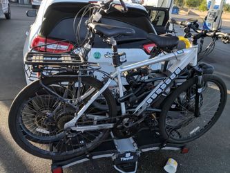 Thule EasyFold XT 2-Bike Hitch Rack