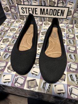 Old Navy Classic Flats-Black-Woman’s Size 6