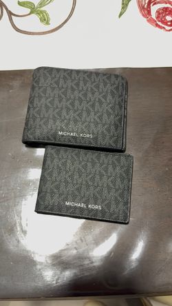 Micheal Kors Men’s wallet