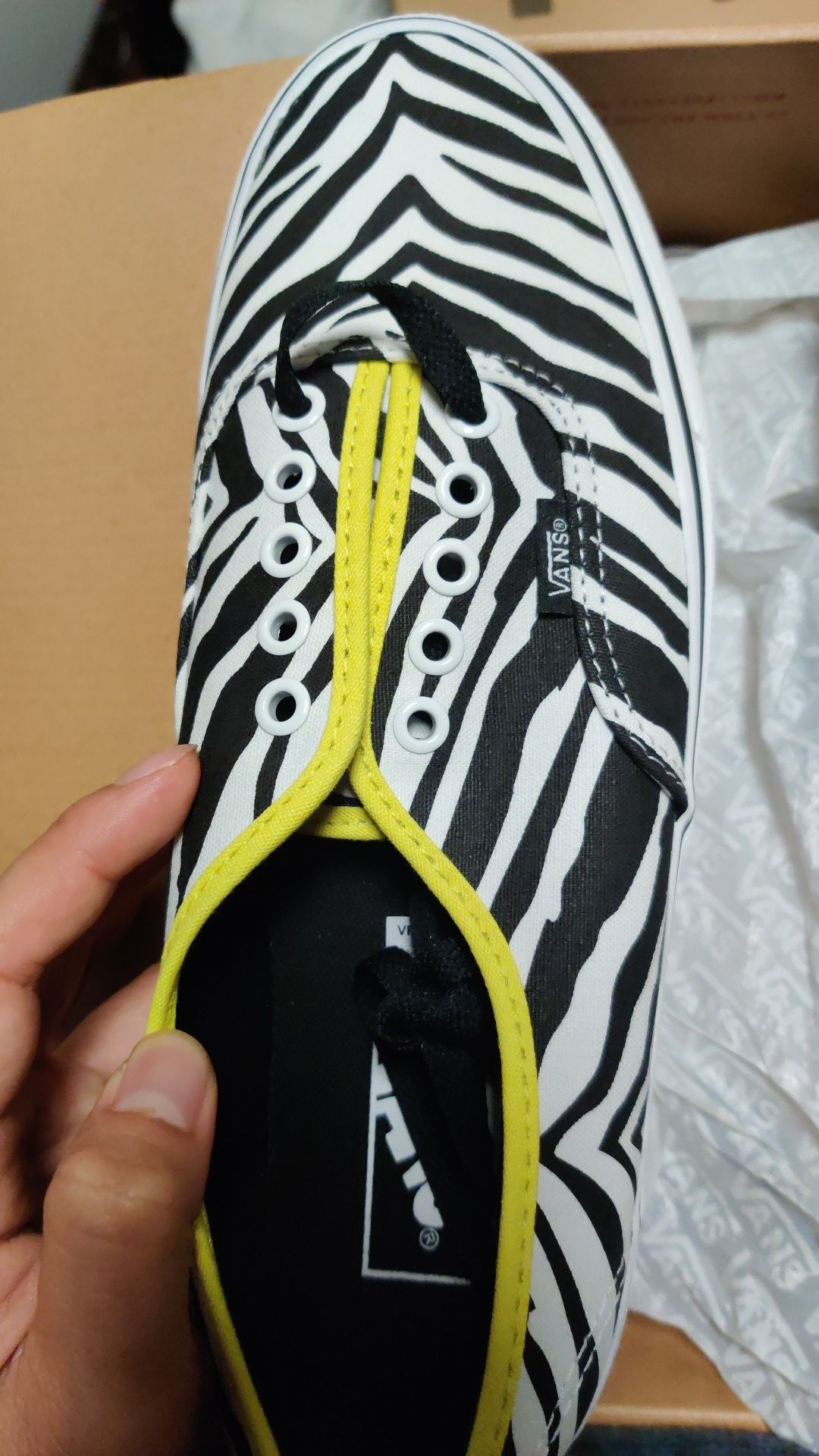 Vans zebra size 9