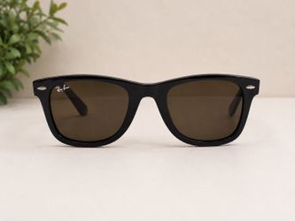 Ray Ban Wayfarer  Sunglasses