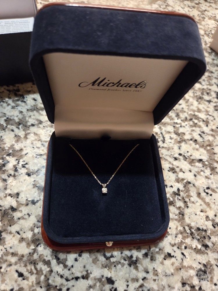 Diamond Pendant & Gold chain