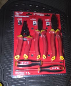 Milwaukee 1000V Insulated 5-Piece Hand Tool Set