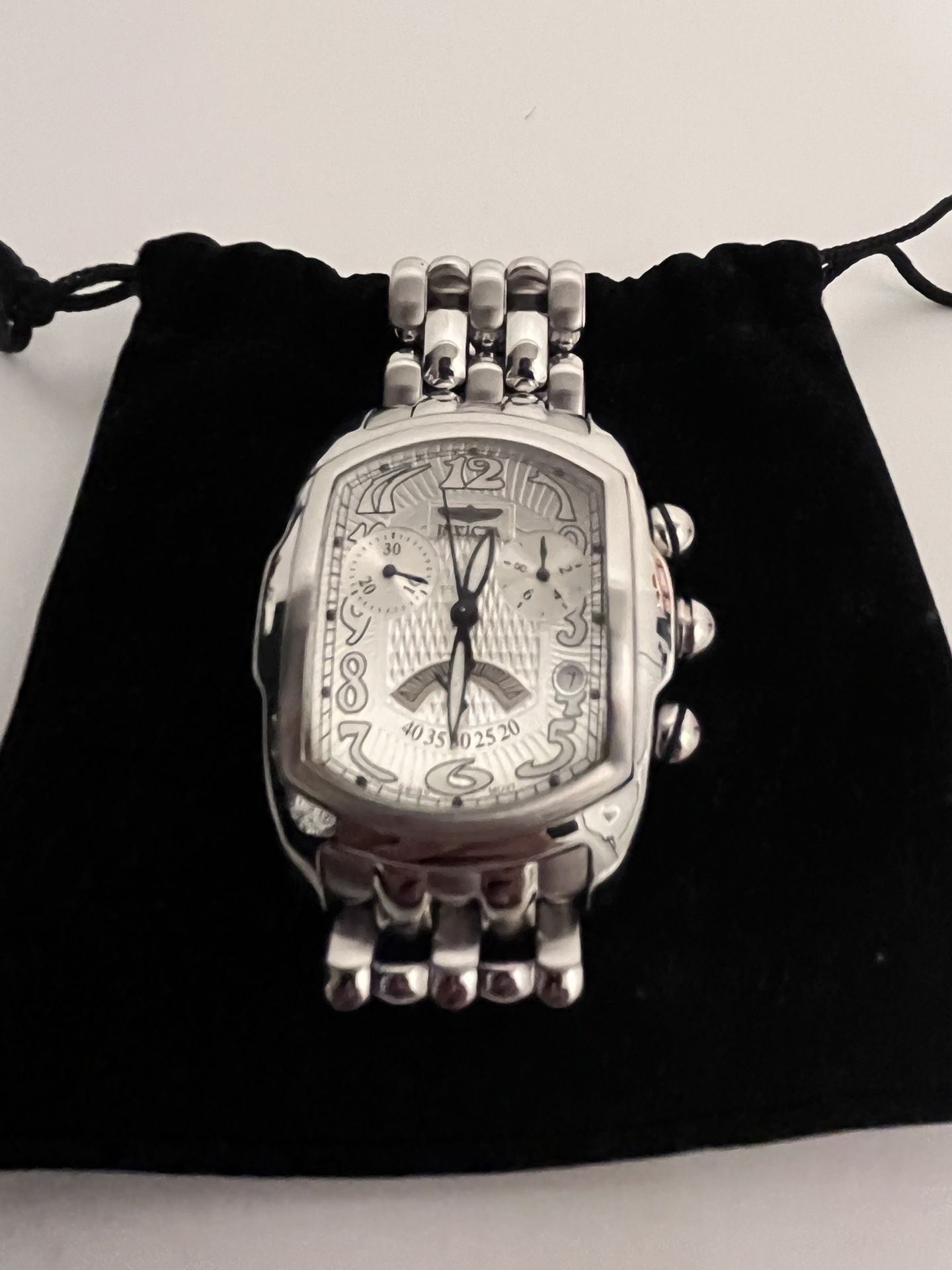 Invicta Lupah Model 2220