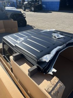 Jeep Wrangler JLU 4 Door Factory OEM Hardtop “NEW”