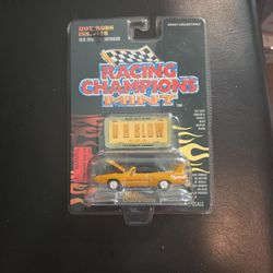 RACING CHAMPIONS MINT.  1970 PLYMOUTH SUPERBIRD 