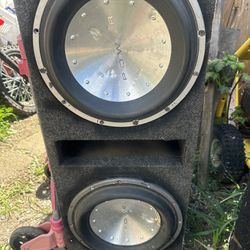 2 12” Rockford Fosgate T1 Subs In Ported Box With Memphis 2000 Watt Amplifier 