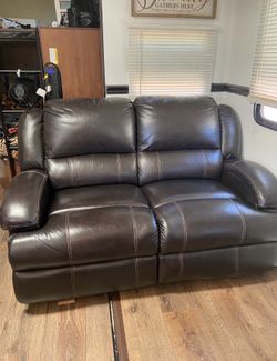 Ada loveseat leather
