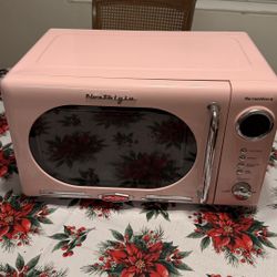 Retro Pink Nostalgia Microwave – Mint Condition – $60 