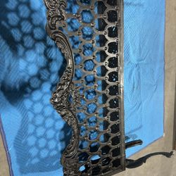 Colonial garden bench! For sale negotiable