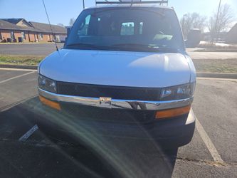 2017 GMC Savana Cargo
