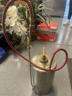 B&G Metal Hand Pump Sprayer