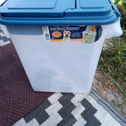 Large Dog Food Container In Like New Cond 