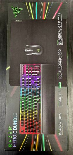 Razer Blackwidow V3 keyboard with accessories