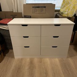 42” White 6 drawer dresser