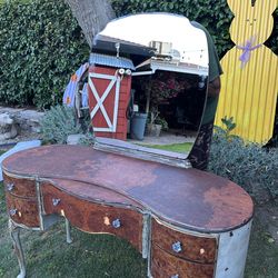 Antique dresser / mirror