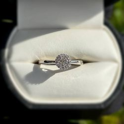 Jewelry 10k solid white gold diamonds 0.12CTW ring sz 7.00