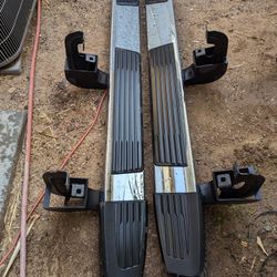 GMC Sierra 2500 OEM Step Bars