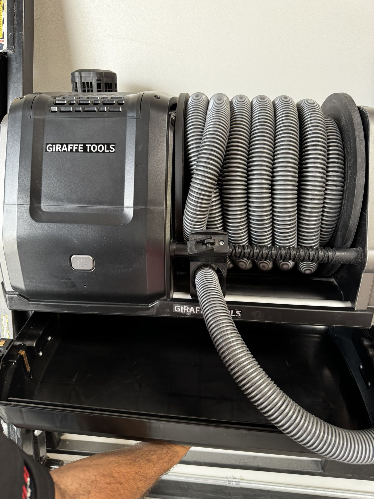 Giraffe Tools Vacuum