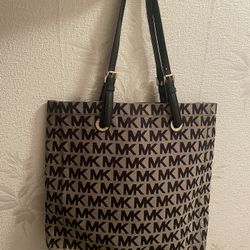 Large Michael Kors Bag No Damage At All