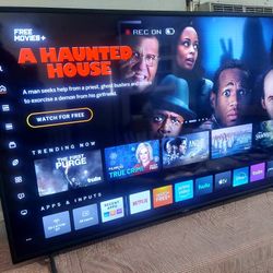 ✴️SMART  TV   VIZIO   58 Inch  LIKE  NEW ✴️  MAKE AN  OFFER   REAZONABLE 