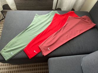 Woman’s Nike leggings