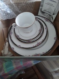 12 Serving Noritake