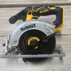 DEWALT 20V MAX Cordless Brushless 6-1/2 in. Sidewinder Style Circular Saw (Tool Only) #7017
