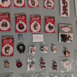 Figuras Navideñas Para Pegar En Gorras,Aretes, Magnetos Etc, $15.