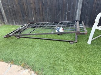 Foldable metal bed