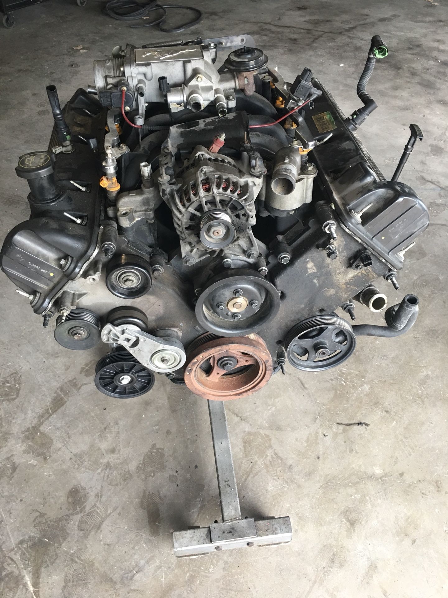 FORD Mustang 4.6 SOHC 2V Engine